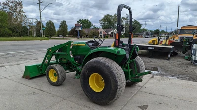 USED JOHN DEERE 4044M