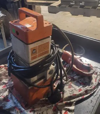 USED T&B ENGINEERED 13600