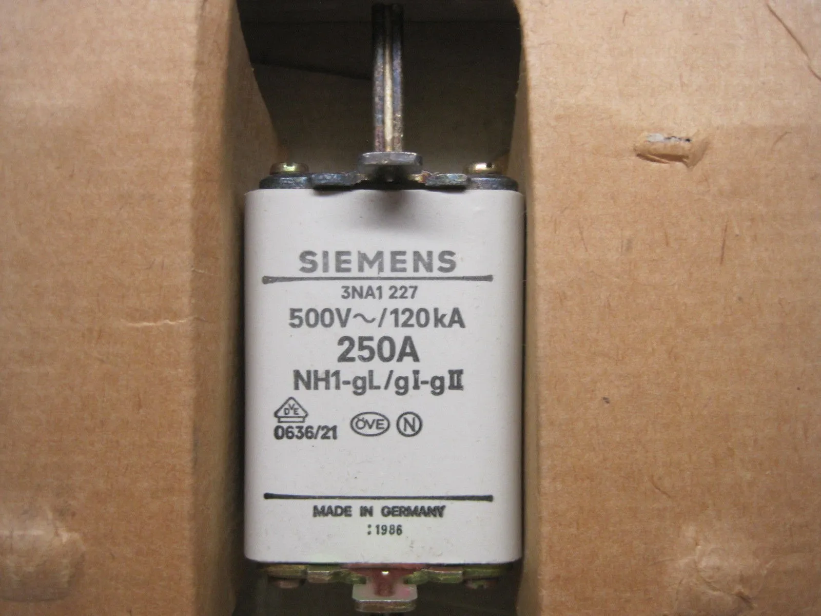 LOT OF 3 NEW SIEMENS 3NA1-227 FUSE 3NA1227