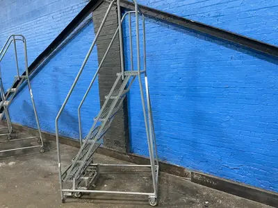 Used _UNKNOWN_ _UNKNOWN_ Ladders Ohio US | HGR 24 #1373291