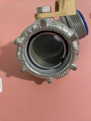 NEW Thomas & Betts 5356GR