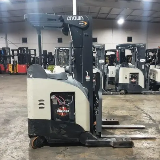 USED 2016 CROWN RR5725-45