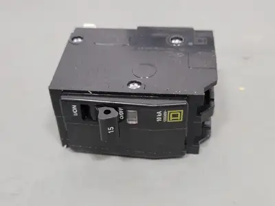 USED SCHNEIDER ELECTRIC QO215