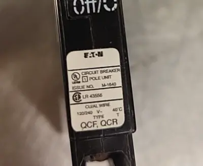 Eaton LR43556 Circuit Breaker, 120/240V(BIN354)