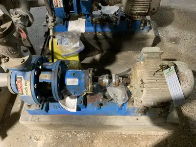 Stainless Steel Tank w/ Two 7-1/2 hp Pumps