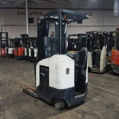 USED 2016 CROWN RR5725-45
