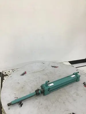 USED CINCINNATI MILACRON VT220-10 / SC