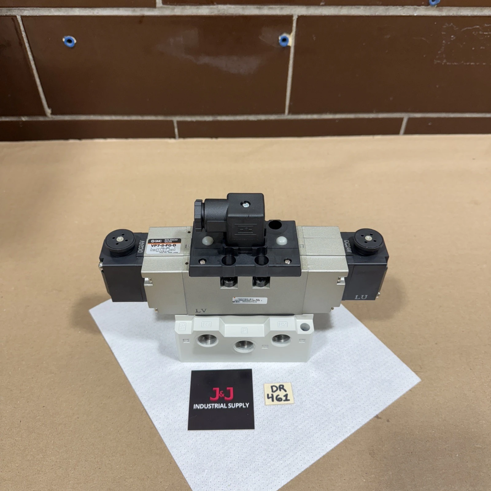 NEW SMC VP7-8-FG-D / VP7-8-FG-D-3ZA03