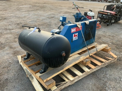 Used LEROI AIR COMPRESSOR 25 HP 880A HEAVY DUTY TWO STAGE RECIPROCATING 87.5 CFM AT 175 PSI Lubricated Reciprocating Air Compressors Michigan US | Miedema Asset Management Group #1761057