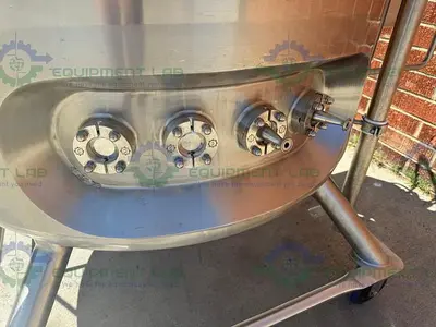 USED DCI 500 LITER STAINLESS STEEL JACKETED REACTOR 45 PSI W/ 0.5 HP MIXER