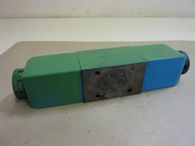 USED VICKERS DG4V-3-6C-M-U-HL7-60
