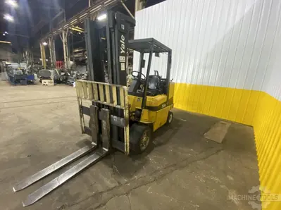 USED 2002 YALE GLC120M