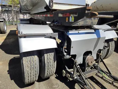 USED 2015 PETERBILT 579