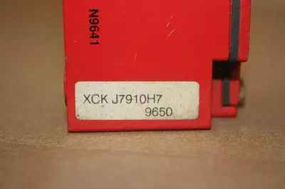 USED TELEMECANIQUE XCK J7910H7