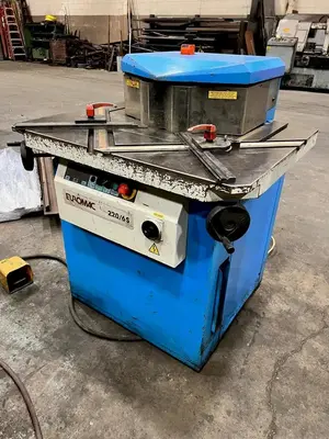 EUROMAC MODEL 200/6S VARIABLE ANGLE 8" X 8" X 1/4" HYDRAULIC SHEET METAL NOTCHER