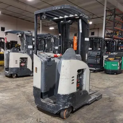 USED 2019 CROWN RR5725-45