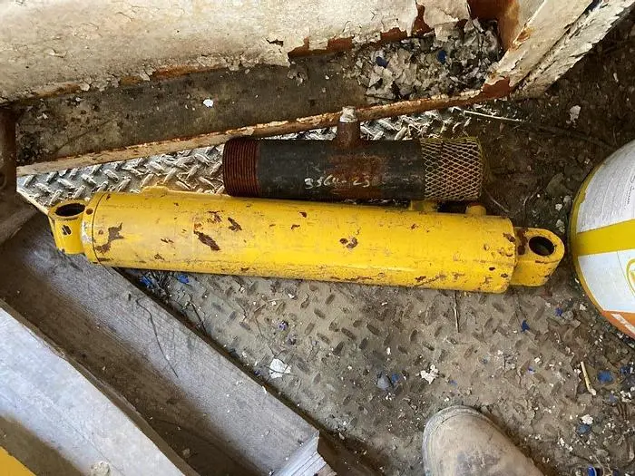 Used SCHRAMM CYLINDER - 3374-0105 Hydraulic Cylinders Pennsylvania US | East West Machinery & Drilling #1417074