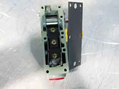 USED NAMCO CONTROLS EA15030500