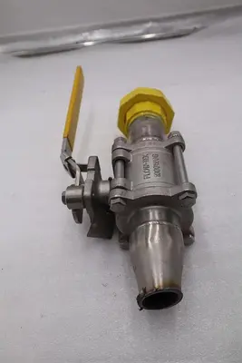 Flow-Tek 1000 W06 Wog CF8M 1 1/2 " -7007 STOCK M-147