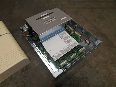 Trane BMTU000AAAS6771111000200 Universal PCM Programmable Control Module Used