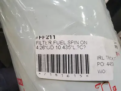 NEW FLEETGUARD FF211