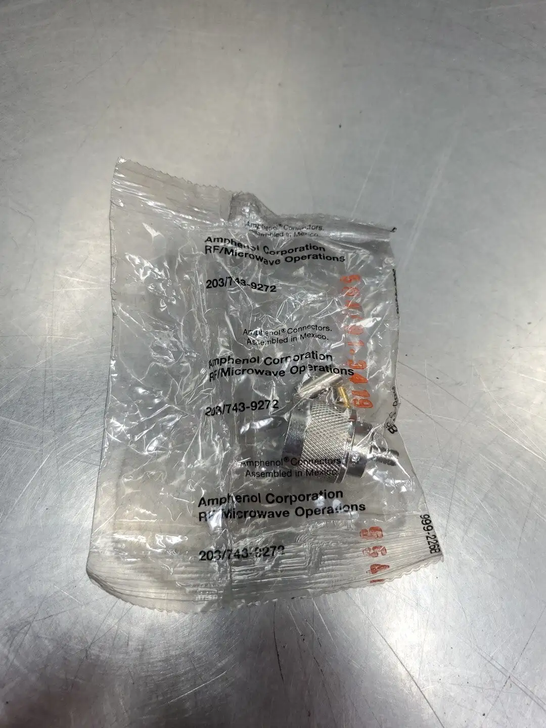 USED Amphenol 203/743-9272 CONNECTOR