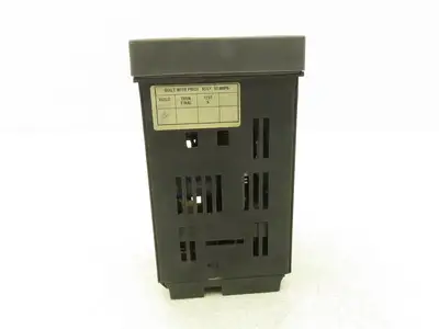 Honeywell UDC3300  Digital Temperature Controller DC330B-E0-000-20-000000-00-0