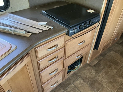 USED 2013 WINNEBAGO F53