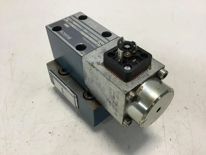 Used BOSCH 0 811 402 019 Valves/Fittings Michigan US | Ideal Machinery #774944