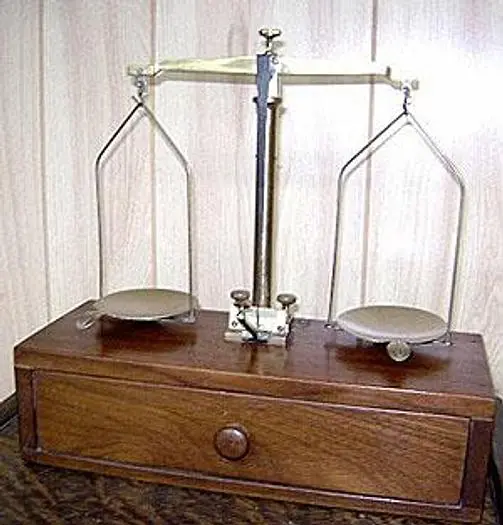 8280-385 ANTIQUE HENRY TROMNER BALANCE/WEIGHING BENCH MODEL SCALE #010
