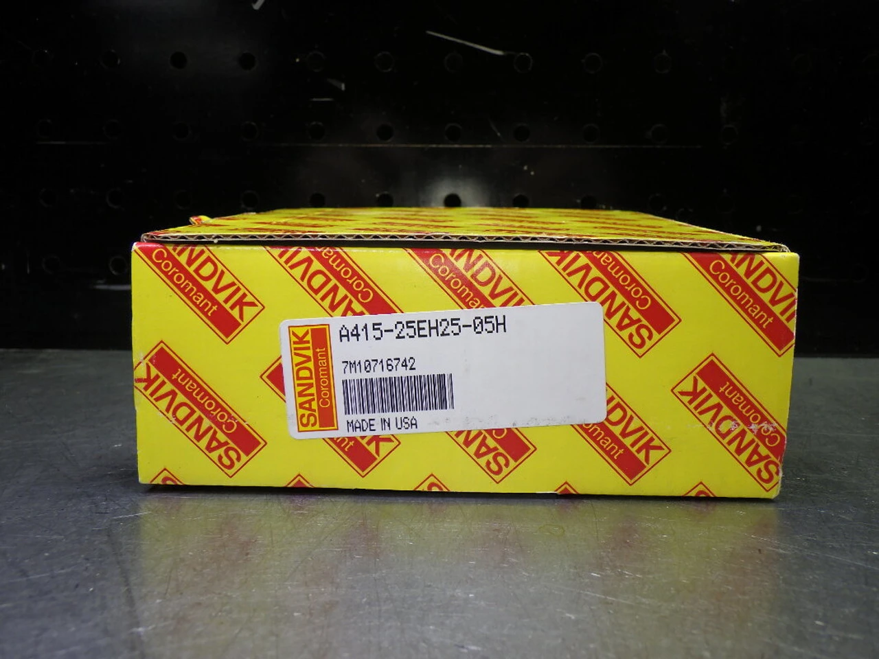 Sandvik E25 17mm 6 Flute Coolant Thru Endmill Head A415-25EH25-05H (LOC2232)