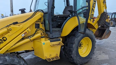 USED NEW HOLLAND 675E