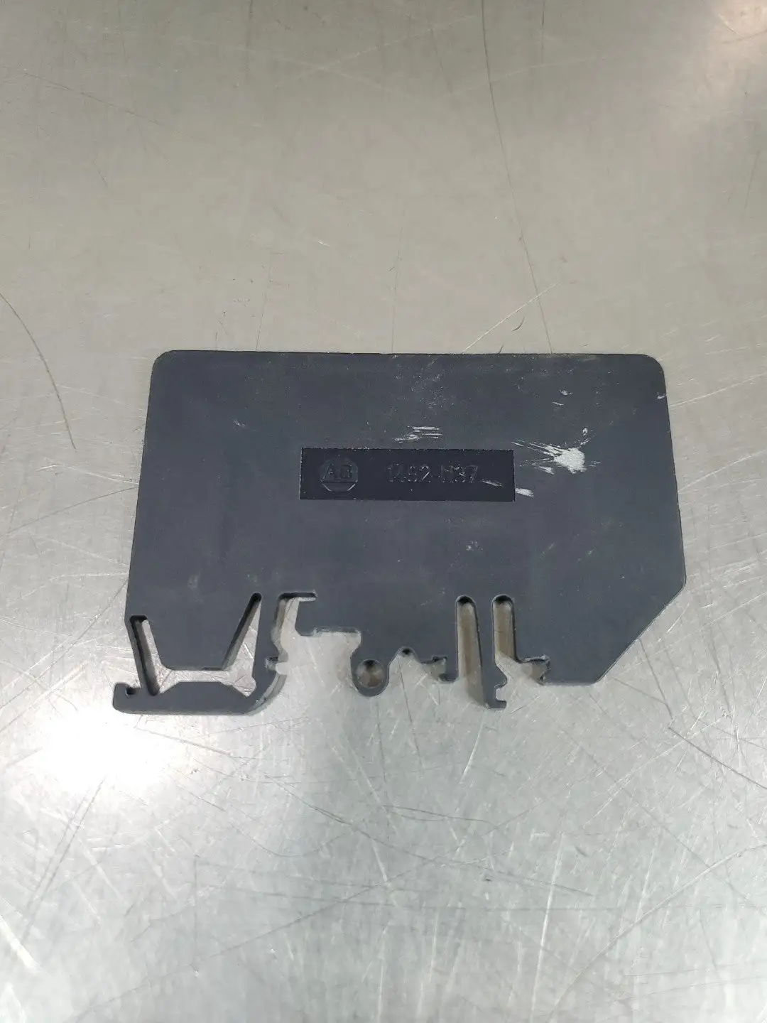 USED Allen-Bradley 1492-N37