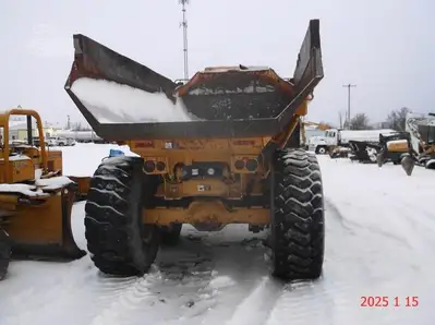 Used 2010 DEERE 250D II Articulated Dump Trucks New York US | Beck Equipment #1509274