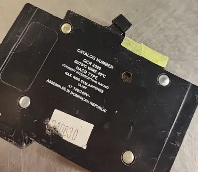 CUTLER HAMMER QCR 2020 BREAKER 2 POLE 20A 120-240V (BIN 3.5.1)