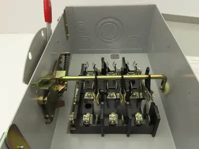 Challenger RGD322SNC Safety Disconnect Switch Fusible 60A 3 Pole 4 Wire 240V