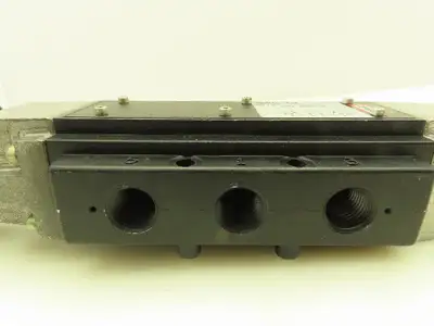 ARO 5541 0200 04 Manual Pneumatic Hand Control Valve 5/2 Pos 4-Way 1/2"