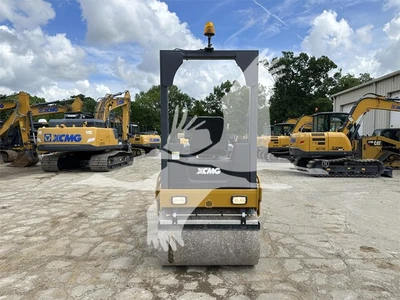 USED 2022 XCMG XMR303S