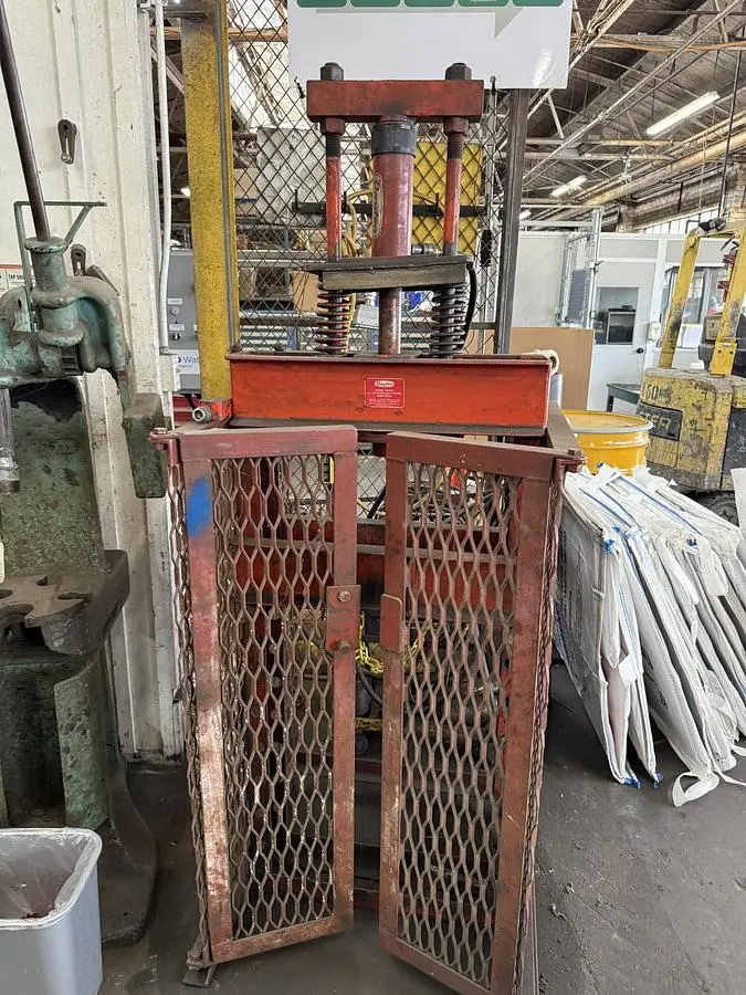 USED DAYTON 3Z916A