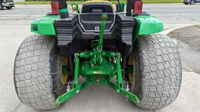 USED JOHN DEERE 4044M