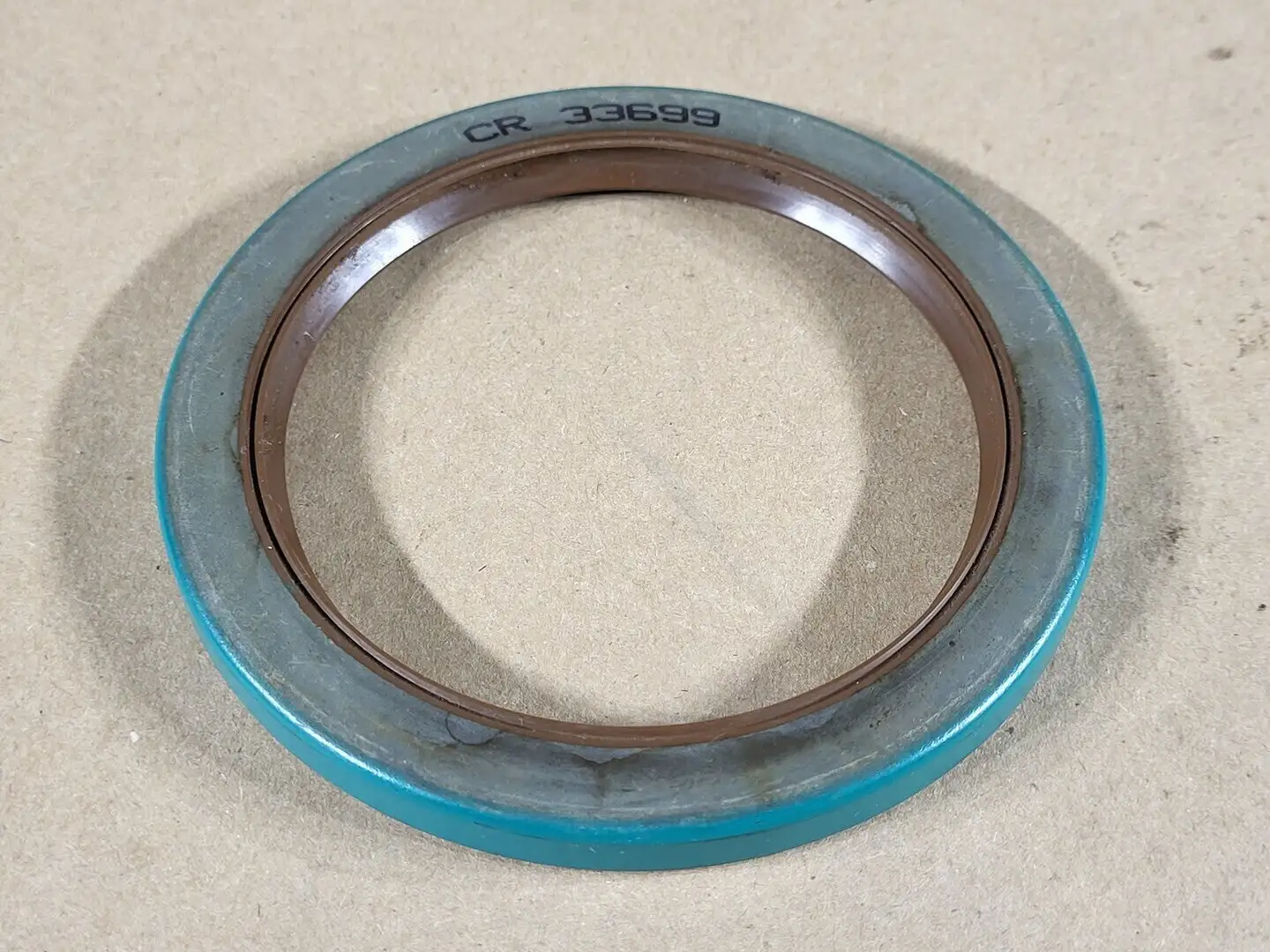 NEW SKF 33699