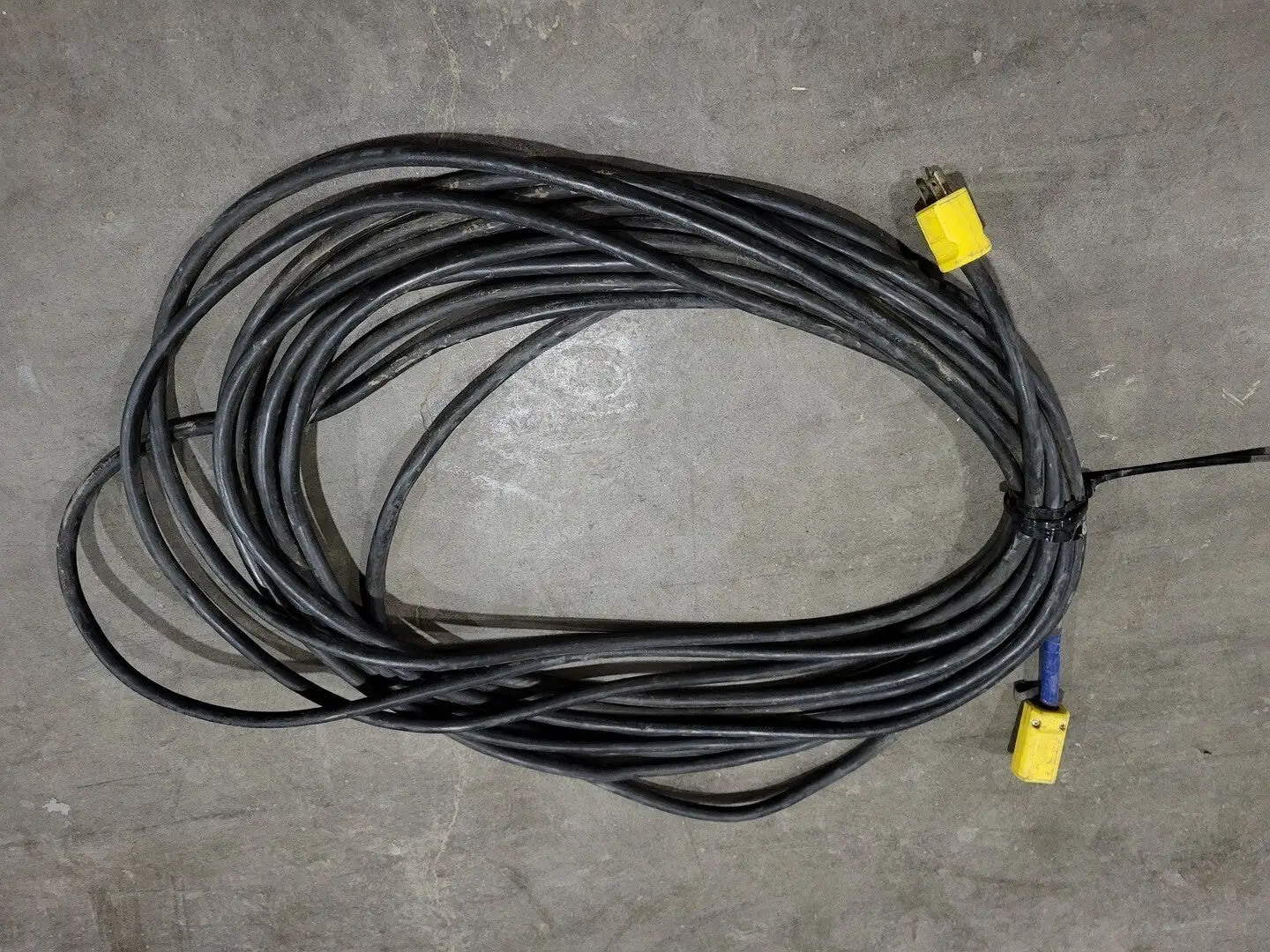 72 ft SOOW Power Extension Cord 14/3 AWG 15A 125V