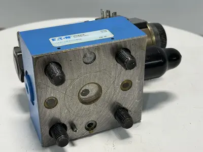 USED VICKERS DG4V-3S-2AL-M-U-HL7-60-EN490