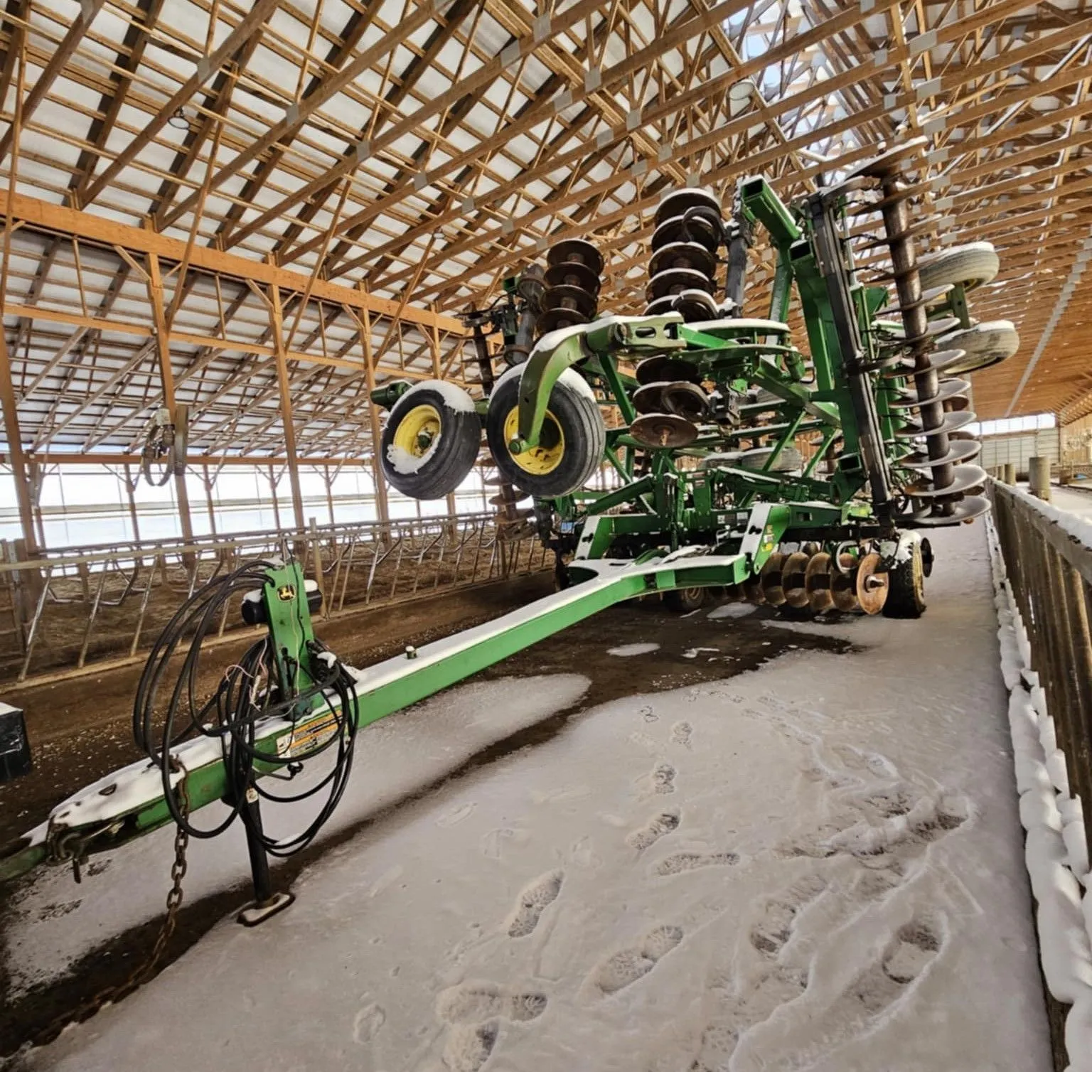 USED JOHN DEERE 637