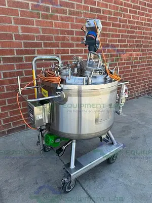 USED NORTHLAND 200 LITER STAINLESS STEEL JACKETED REACTOR FV/ 45 PSI W/ 0.40 HP MIXER