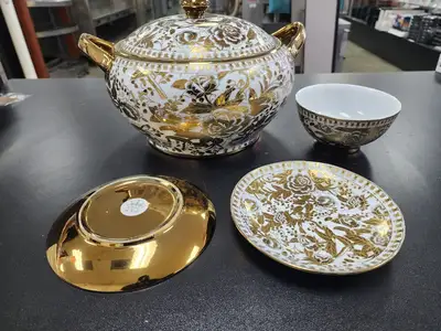 Used Isaac Peoria Used Fine Porcelain set gold plated C IP Restaurant Equipment (Miscellaneous) Illinois US | Falcon Restaurant Supply #1376699