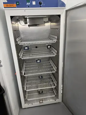Used _UNKNOWN_ _UNKNOWN_ Thermostatic Incubators Rhode Island US | Federal Equipment Company #1347625