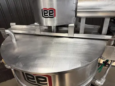 Used LEE INDUSTRIES 200 D9MT Stainless Steel Tanks Quebec CA | Carter-Wilson Equipment Services #1744127