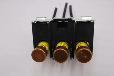 SQUARE D 40566-040-51 FUSE BLOCK WITH FUSES STOCK H1730