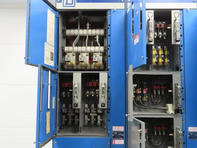 Square D MCC Motor Control Center 600A Disconnect Starter 100A Panelboard